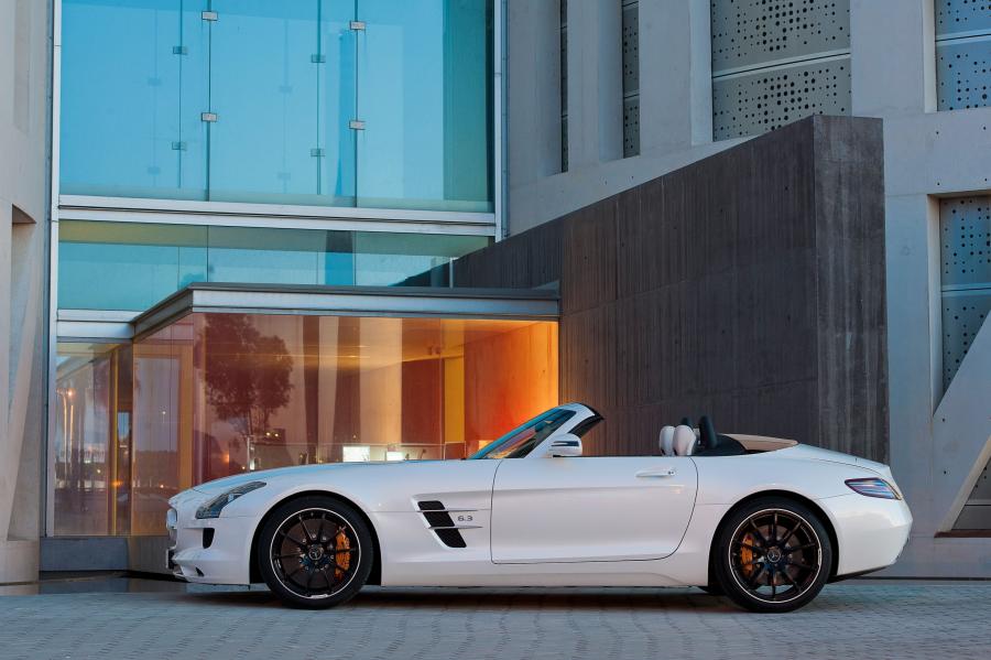 Mercedes-Benz SLS AMG Roadster 2012 года  (фото 31 из 198)